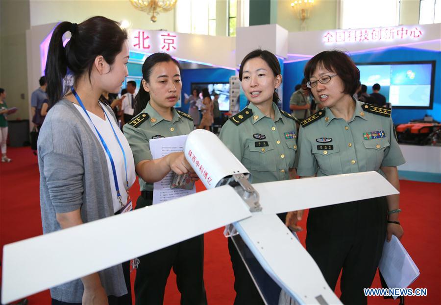 В эти дни в Пекинском выставочном центре проходит Национальная выставка научно-технических и инновационных достижений 12-й пятилетки. 