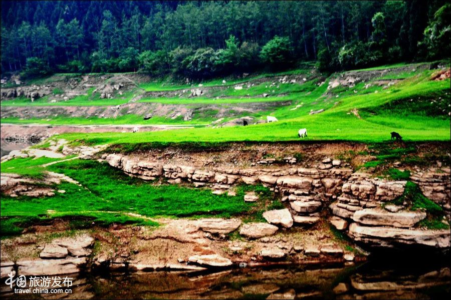 Очаровательный государственный парк водно-болотных угодий Болиньху в провинции Сычуань