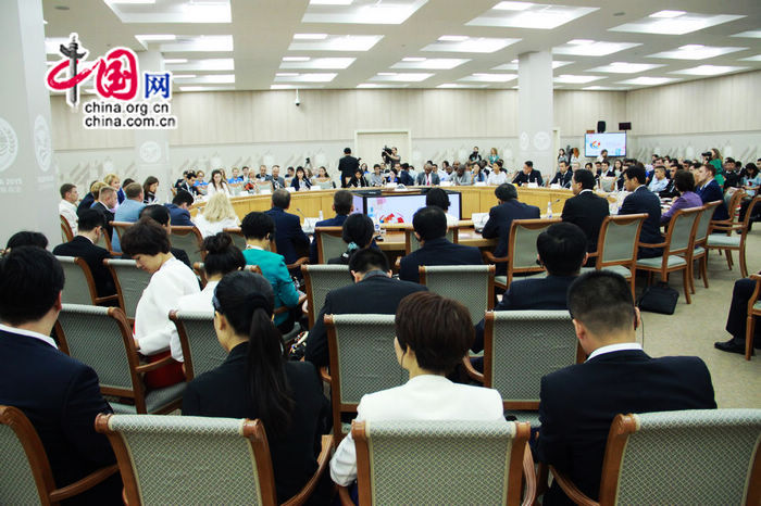 Китайская молодежная делегация приняла участие в церемонии открытия Второго молодежного форума стран БРИКС и ШОС