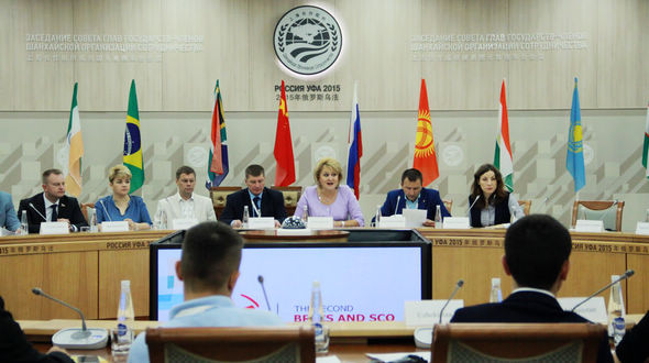 Китайская молодежная делегация приняла участие в церемонии открытия Второго молодежного форума стран БРИКС и ШОС