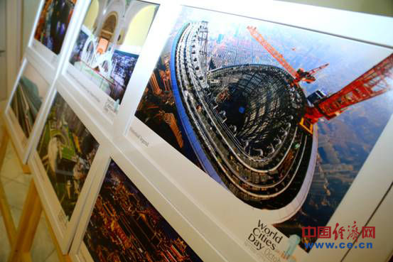 Фотовыставка «Окно в Шанхай» открылась в Узбекистане