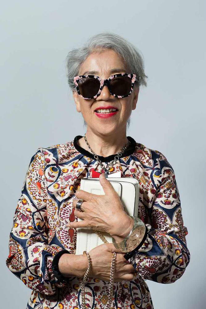 Модная фотосессия 80-летней китайской бабушки
