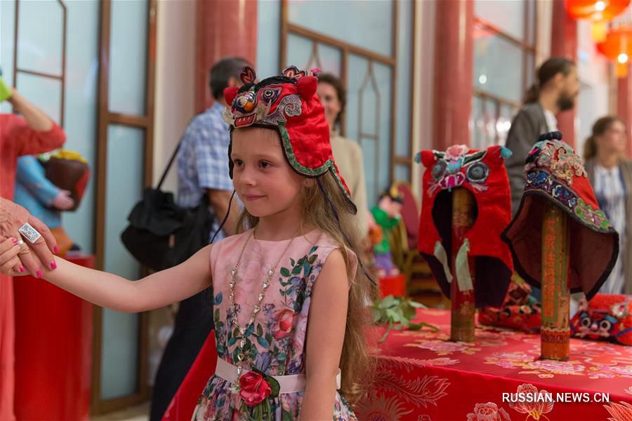 В Китайском культурном центре в Москве прошли мероприятия, посвященные символике иероглифа 'двойное счастье'