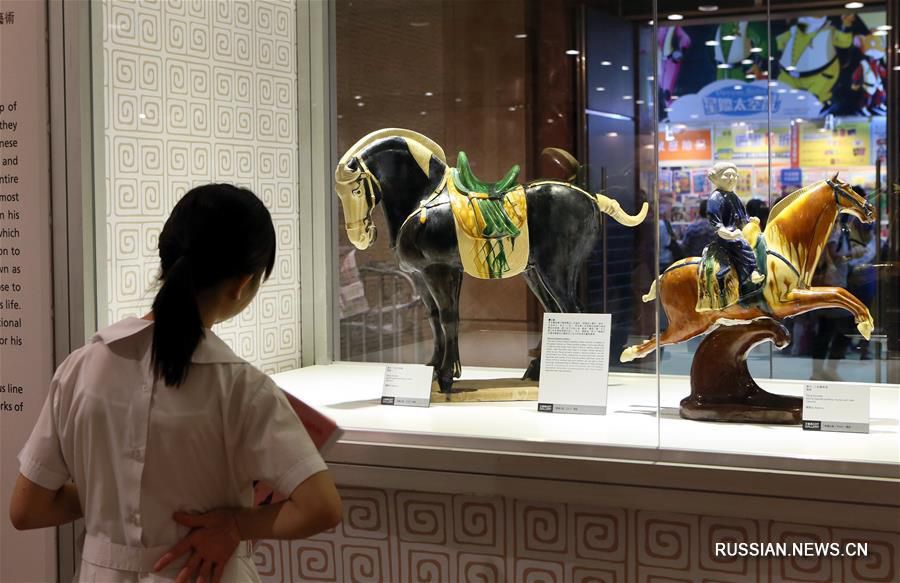 Выставка 'Культура Великого шелкового пути: Шэньси и Индия' открылась в Сянгане