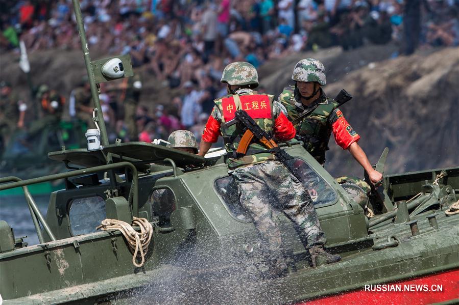 Китайская команда, пройдя краткий курс обращения с российской военной техникой, выступая на ней, смогла занять высокое второе место. 