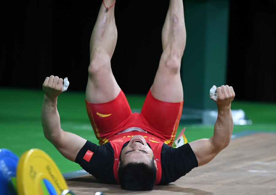 Китайский тяжелоатлет Ши Чжиюн завоевал золотую медаль Олимпийских игр в весовой категории до 69 кг. 