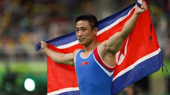 Гимнаст из КНДР завоевал 'золото' Олимпиады в опорном прыжке