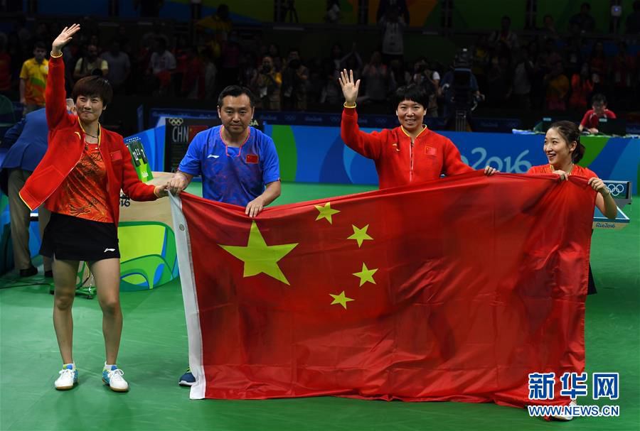 Китайские спортсменки завоевали золото Олимпиады в командном турнире по настольному теннису