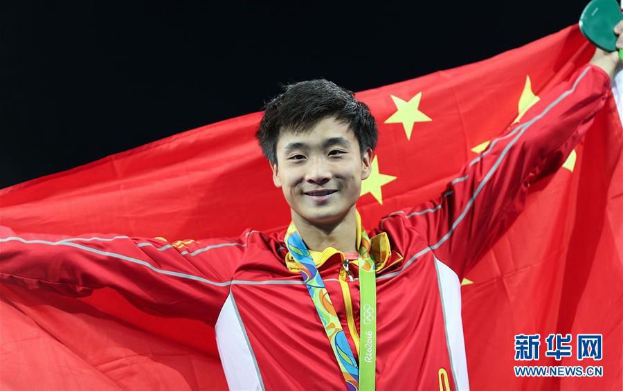 Китайский прыгун в воду Цао Юань завоевал 'золото' Олимпиады в Рио-де-Жанейро