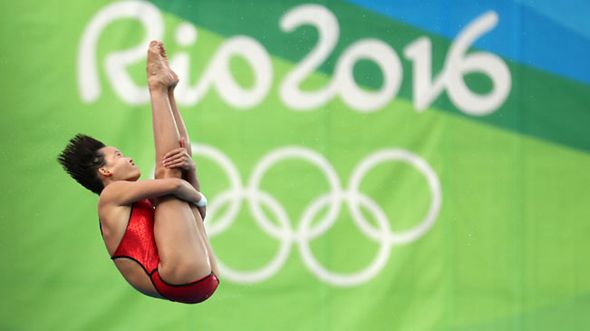 Китаянка Жэнь Цянь завоевала золото Олимпиады в прыжках в воду с 10-метровой вышки