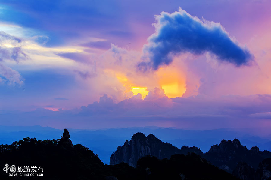 Восхитительные закаты в горах Хуаншань
