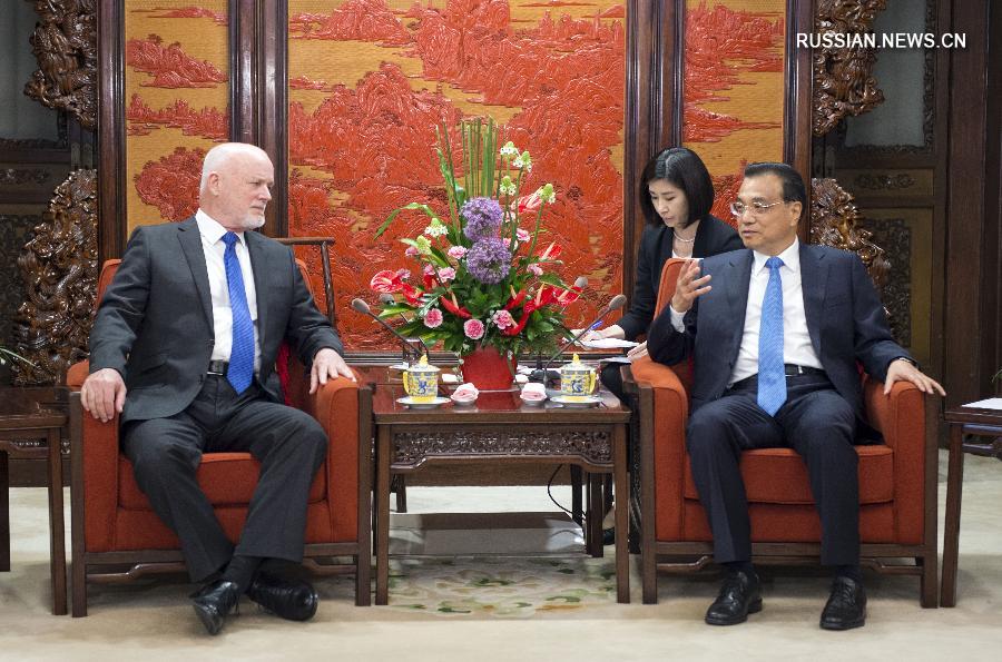 Ли Кэцян сказал, что ООН является наиболее всеобщей, представительной и авторитетной межправительственной международной организацией, китайская сторона поддерживает ее сильную роль в борьбе с глобальными угрозами и вызовами.