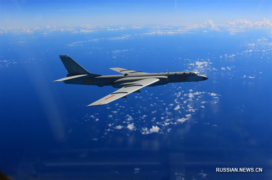 В рамках мероприятия посетители впервые смогут увидеть вблизи знаменитый военный самолет -- бомбардировщик 'Хун-6К', несущий боевое дежурство над Восточно-Китайским, Южно-Китайским морями и западной частью Тихого океана.