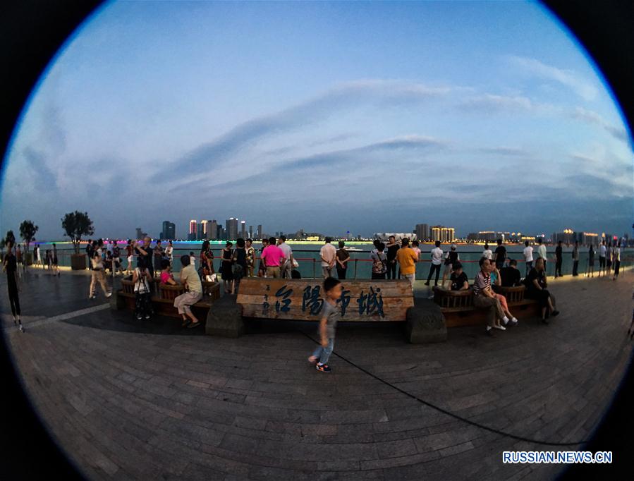 Вечерние виды с городской смотровой площадки Ханчжоу