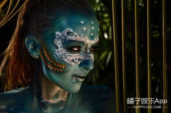 16-летняя австралийка и самоучка в страшном макияже!