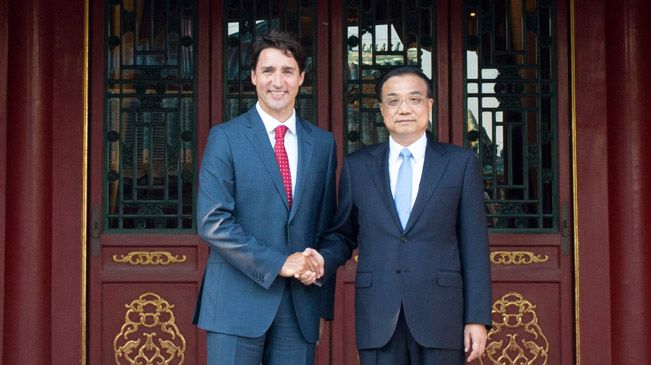 Ли Кэцян встретился с премьер-министром Канады Дж.Трюдо