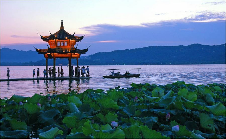 Ханчжоу получил почетное звание «Восточной столицы досуга и отдыха» на Всемирной ярмарке досуга, которая проходила там в октябре 2006 года.