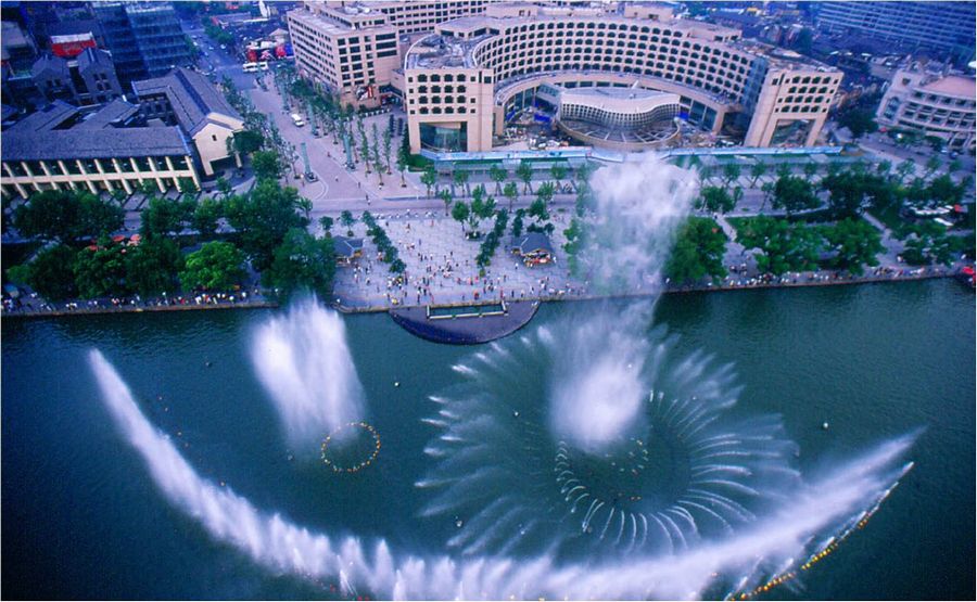 Ханчжоу оценивался как «Самый благодатный город Китая» на протяжении 5-ти лет, с 2004 по 2008 гг.