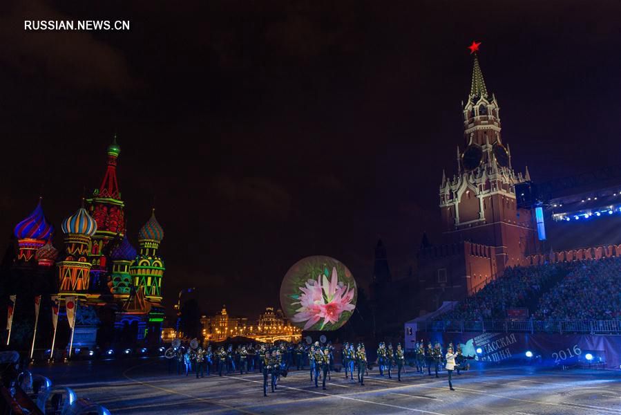 Закрытие Международного военно-музыкального фестиваля 'Спасская башня' в Москве