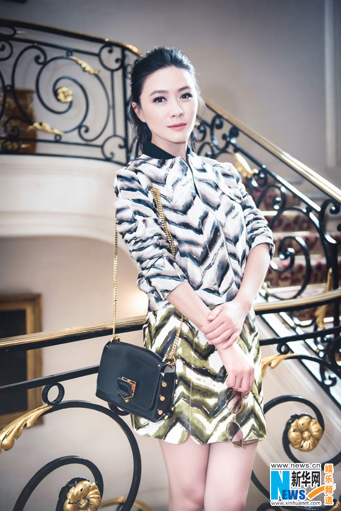 Осенние фото актрисы Тянь Хайжун