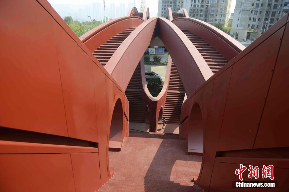 В Чанше завершено строительство пешеходного моста «китайский узел»