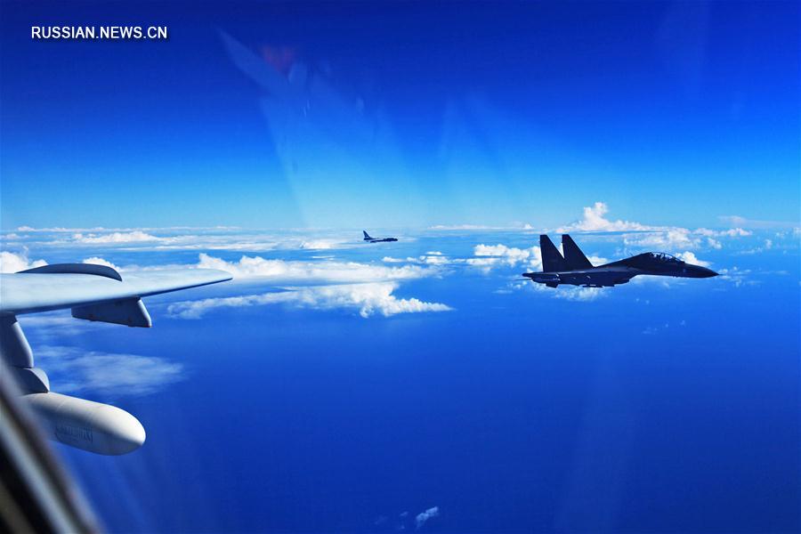 Более 40 боевых самолетов различных модификаций ВВС НОАК сегодня вылетели на учения в международное воздушное пространство над западной частью Тихого океана. 