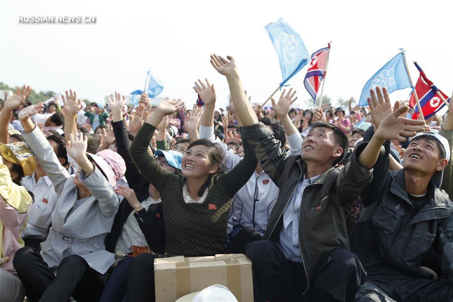 В городе Вонсан КНДР в прошедший уикенд состоялось первое в истории страны авиашоу.