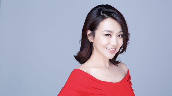 Изящная актриса Янь Ни