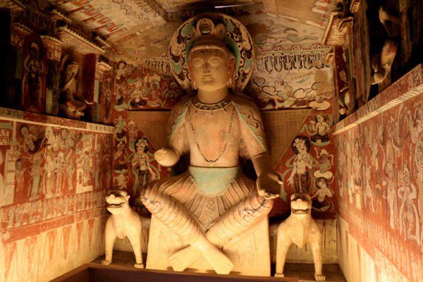 Во время 'золотой недели' пещеры Могао в Дуньхуане приняли рекордное число туристов