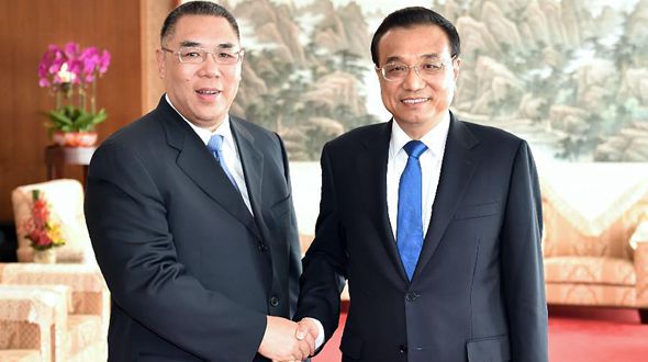 Ли Кэцян встретился с главой администрации САР Аомэнь Цуй Шианем
