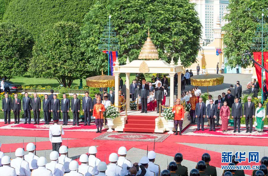 Си Цзиньпин встретился с королем Камбоджи Нородомом Сиамони