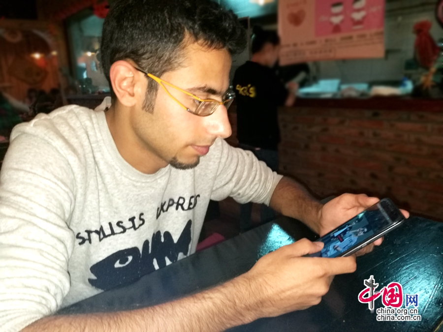Египетский парень полюбил китайский интернет-шопинг