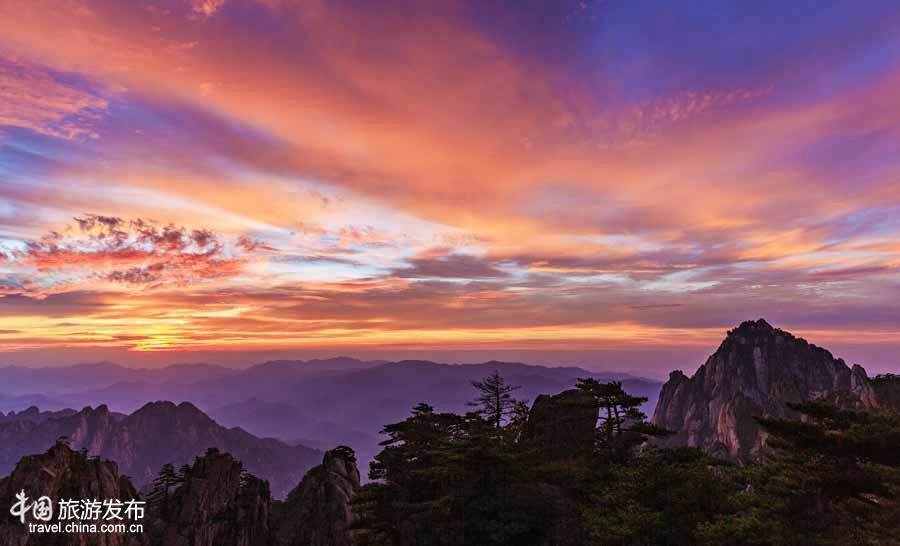 Очаровательные осенние горы Хуаншань