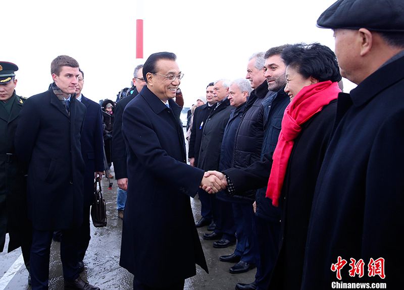 Премьер Госсовета КНР Ли Кэцян прибыл в Санкт-Петербург для участия во встрече глав правительств Китая и России и с официальным визитом в РФ
