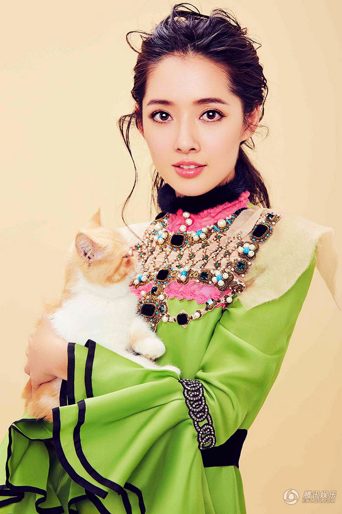 Тайваньская звезда Го Битин на модном журнале