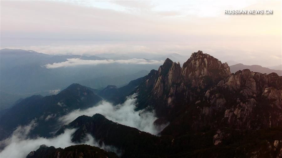 Облачное море в горах Хуаншань