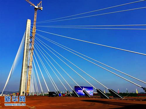Самый широкий в мире вантовый мост с односторонним пилоном