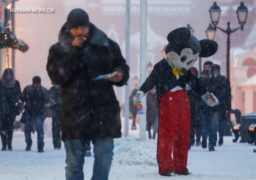 Москву засыпало снегом