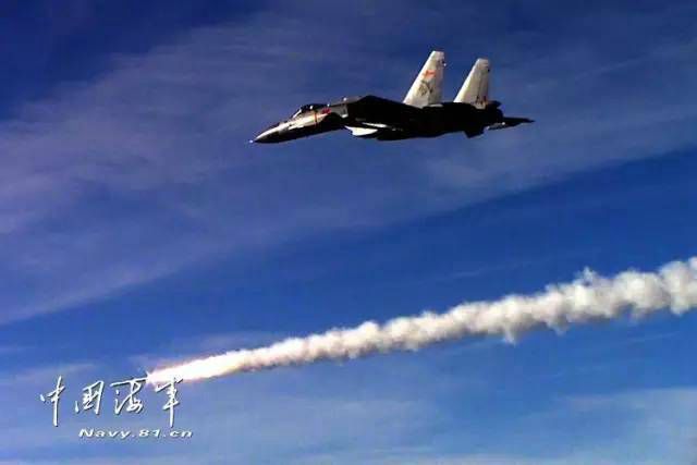 Китайский авианосец 'Ляонин' принял участие в боевых стрельбах