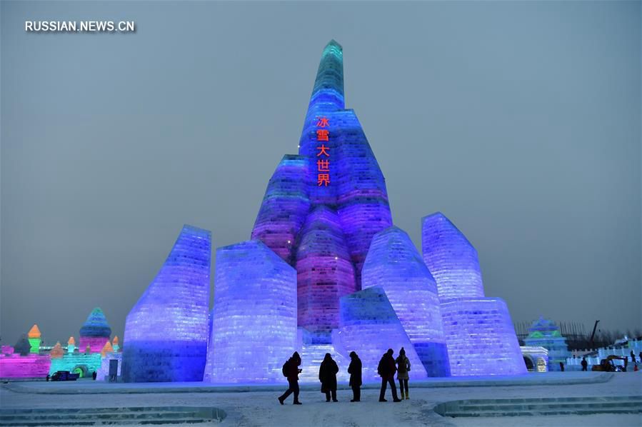 'Мир льда и снега' в Харбине открывает свои двери