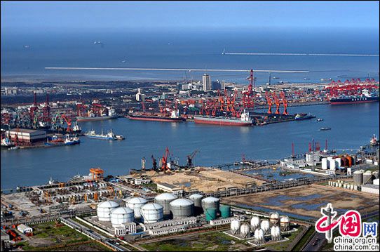 Новый район Тяньцзиня Биньхай -- морская и наземная стыковка “Пояса и Пути” 