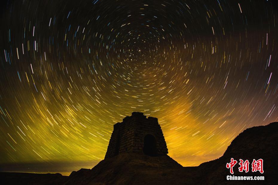 Звездное небо над пустыней Дуньхуан