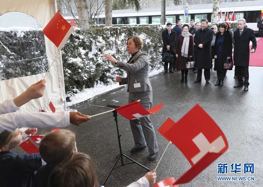 Председатель КНР Си Цзиньпин присутствовал на церемонии приветствия в Федеральном совете Швейцарии