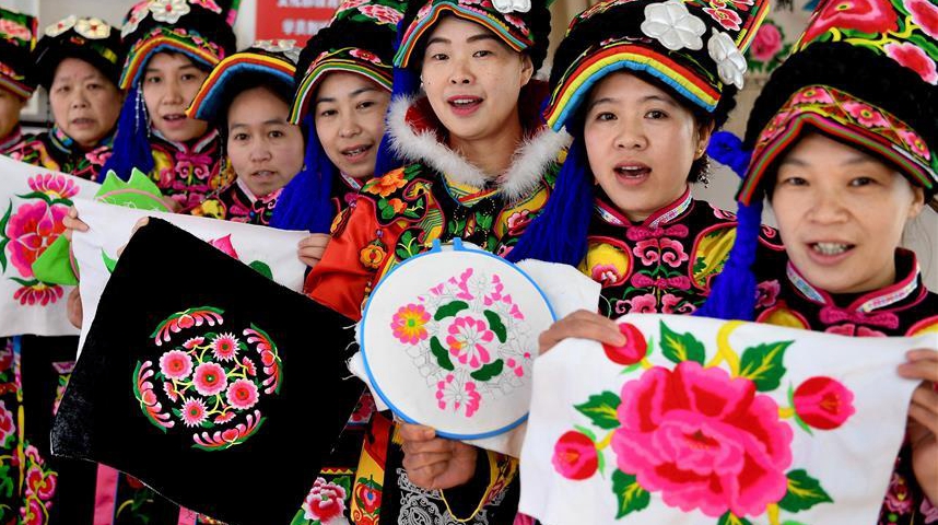 Традиционная цянская вышивка стала основой благополучия для жительниц провинции Шэньси