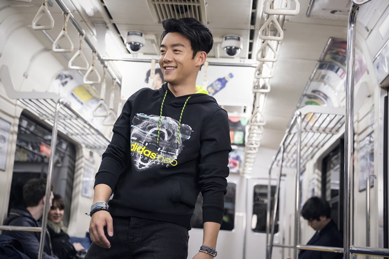 Китайский актер Чжен Кай