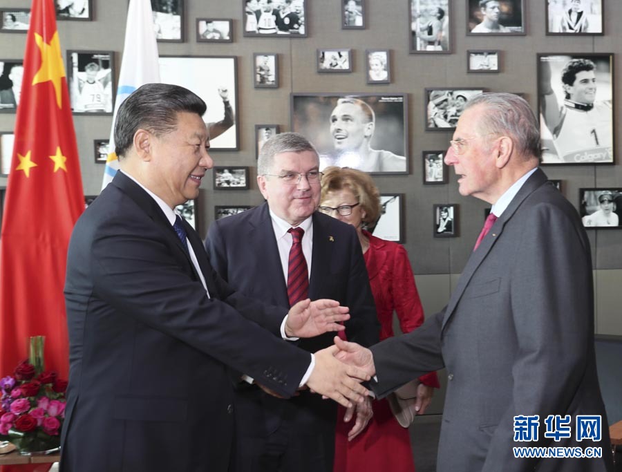 Си Цзиньпин отметил, что МОК, Т. Бах и почетный президент МОК Жак Рогге на протяжении долгого времени вносили важный вклад в здоровое развитие международного олимпийского движения и оказывали огромную помощь китайскому спорту. 