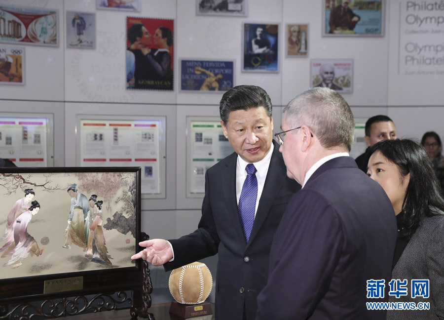 Председатель КНР Си Цзиньпин в среду встретился с президентом Международного олимпийского комитета /МОК/ Томасом Бахом.