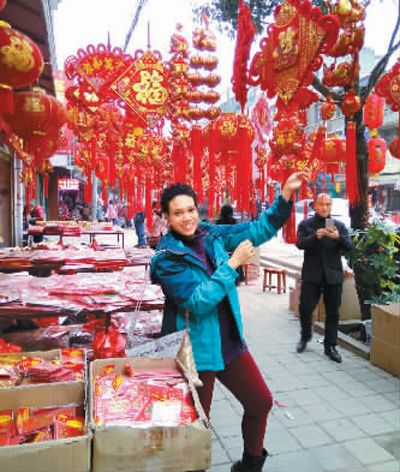 Иностранцы полюбили Праздник Весны: в Китае и за рубежом поднимается интерес к китайской культуре 