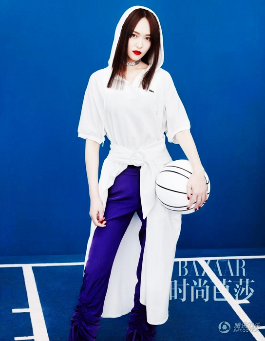 Красавица Тан Янь в фото со спортивным стилем