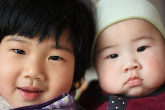 Реализация политики ?Одна семья – два ребенка?: бэби-бум идет по всему Китаю